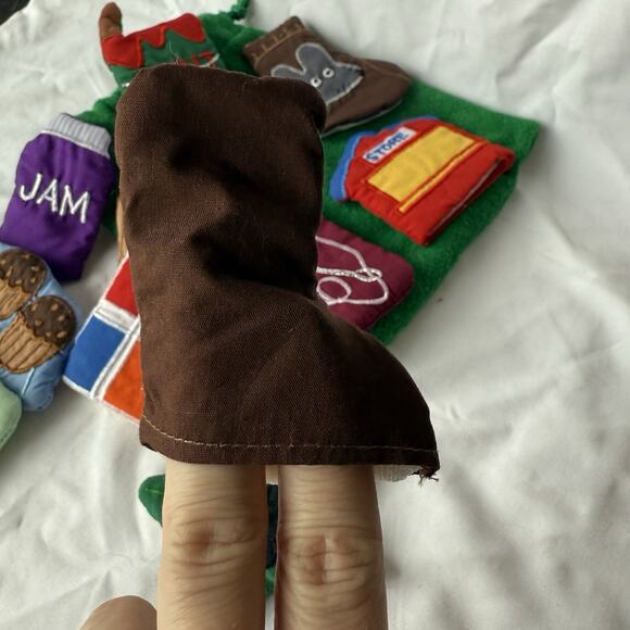 Montessori Soft Felt Finger Puppet Set Storytime Pretend Play w/ Bag - Picture 4 of 7